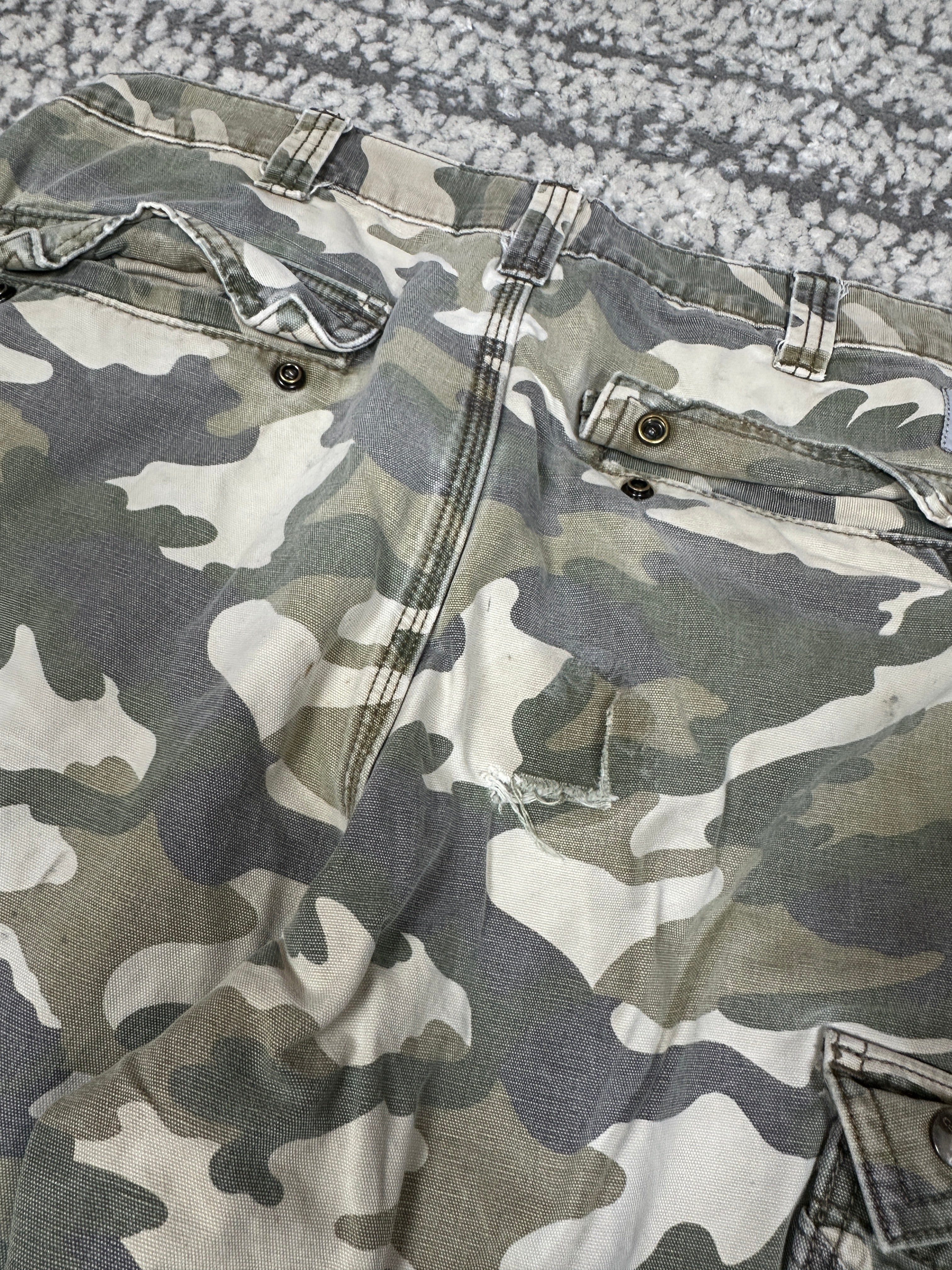 Vintage Carhartt Camo Cargo Pants